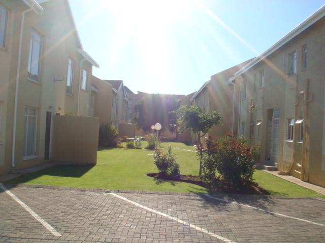 To Let 2 Bedroom Property for Rent in Kannoniers Park North West